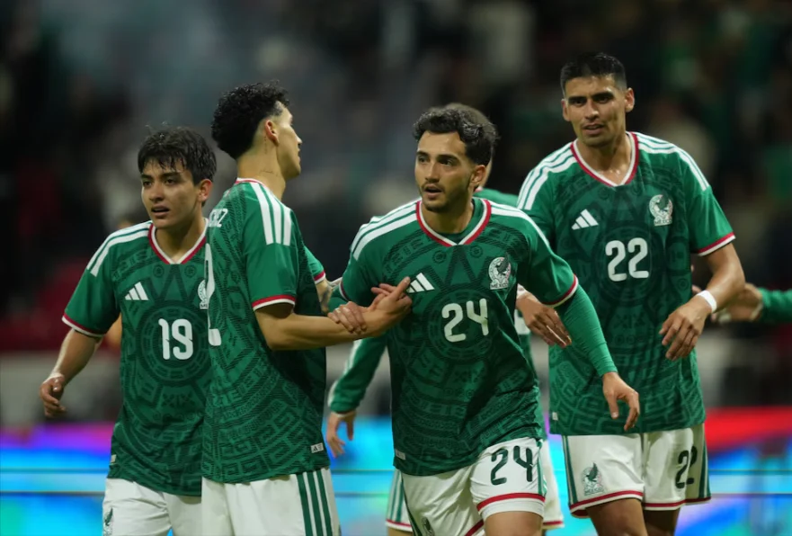 La-reacción-de-Javier-Aguirre-que-generó-dudas-a-días-del-debut-del-Tri-en-el-Mundial-2026-Infobae-06-08-2026_12_22_AM
