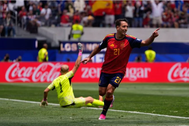 España-vs-Austria-goleó-3-0-con-doblete-de-Oyarzabal-y-se-metió-en-octavos-de-final-del-Mundial-LA-NACION-07-02-2026_06_12_PM